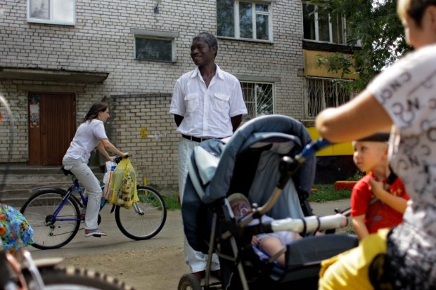 A murit primul și singurul politician de culoare din Rusia, dar a fost înmormântat în țara lui natală