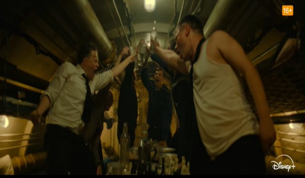 „Whiskey cu gheață”, satira politică despre eroarea care a dus lumea aproape de un conflict nuclear, disponibilă pe Disney+| VIDEO