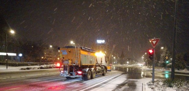 Trei județe sunt sub cod galben de ninsori până luni seara, la ora 20.00: „Vântul se va intensifica, viscolind ninsoarea”