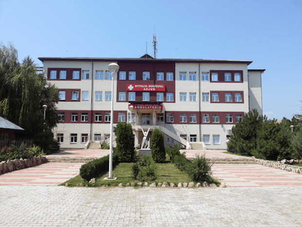 Doi comisari ANPC aflați în control la Spitalul Adjud au fost închiși în blocul alimentar. Ce nereguli au descoperit