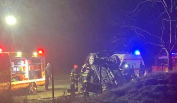Un copil de 14 ani a murit într-o mașină răsturnată între Cârlig și Popricani, în județul Iași