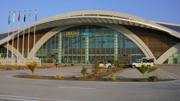 Orașul cu 90.000 de locuitori care are un aeroport cu o capacitate de 400.000 de pasageri. „Este pentru China, nu pentru noi” | VIDEO