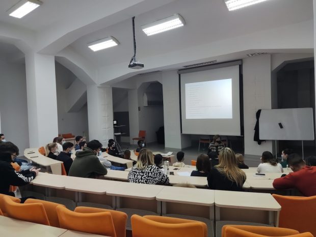 UMF Craiova își extinde oferta educațională: Va forma ofițeri medici și subofițeri sanitari