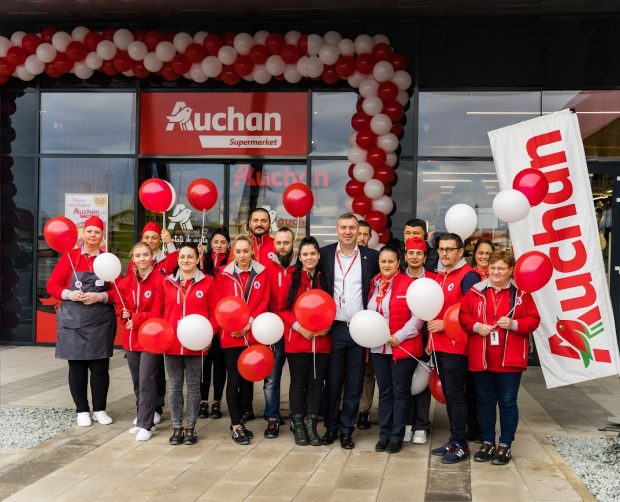 Auchan angajează 120 de persoane pentru două noi mari magazine din nordul și sudul Capitalei. Află cum poți aplica și ce beneficii primești!