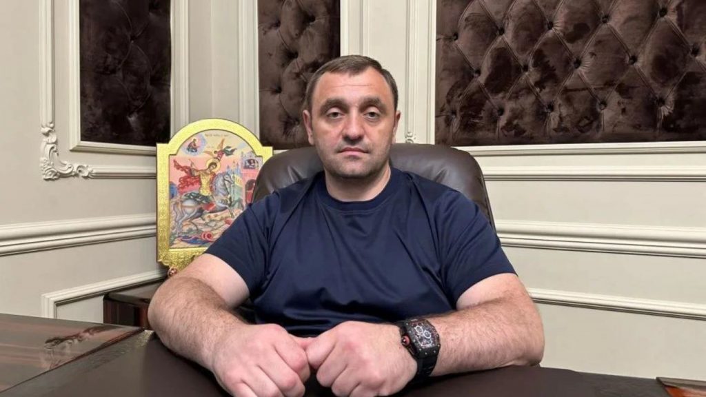 armen sarkisyan paramilitarul pro rus care a fost ranit in explozia din moscova e1738574564986