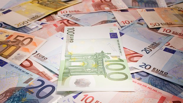 Nemții se plâng că a crescut salariul minim în România și la ei nu