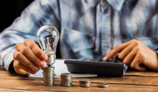 Cel mai mare „băiat deștept” din energie a sărăcit puțin în 2025. Curentul s-a scumpit cu 72% într-un an