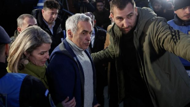 Călin Georgescu a contestat controlul judiciar, iar polițiștii nu l-au găsit acasă pentru citație