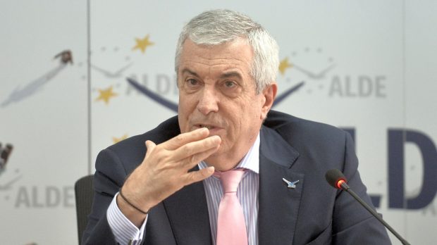 Călin Popescu Tăriceanu a fost implicat într-un accident rutier în București. Trei mașini au fost avariate