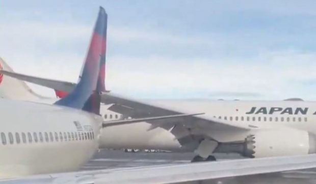 Un avion Delta Airlines s-a ciocnit la sol cu o aeronavă Japan Airlines, pe o rampă de lansare a Aeroportului Seattle 