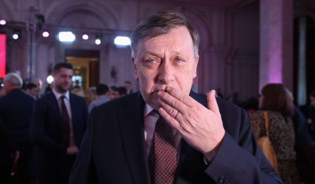 Crin Antonescu a explicat singura situație în care se retrage din alegerile prezidențiale: „Decât dacă, Doamne fereşte, Dumnezeu…”