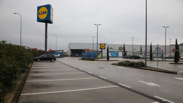 Lidl, Kaufland și alte supermarketuri boicotate de clienți, din cauza prețurilor „nejustificat de mari”, peste tot în Balcani: „Zgomot asurzitor de marketing despre reduceri”