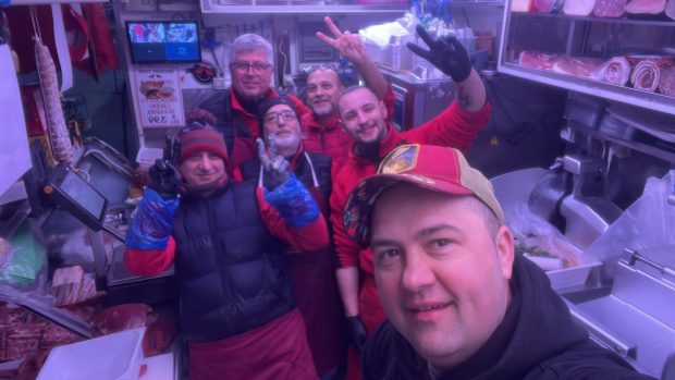 Cum arată viața unui măcelar profesionist: „Băieții din echipa mea câștigă fiecare 1.800 de euro lunar, plus salarii suplimentare”
