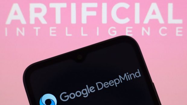AI-ul DeepMind depășește elevii olimpici la matematică. Inteligența artificială excelează la geometrie de liceu