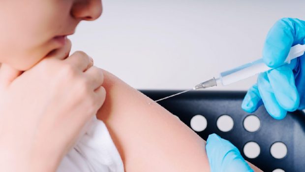 Medicul Mihai Craiu anunță că „îngerul morții copiilor” s-a întors: „E bine să ne uităm în carnetul de vaccinare al copiilor noștri”