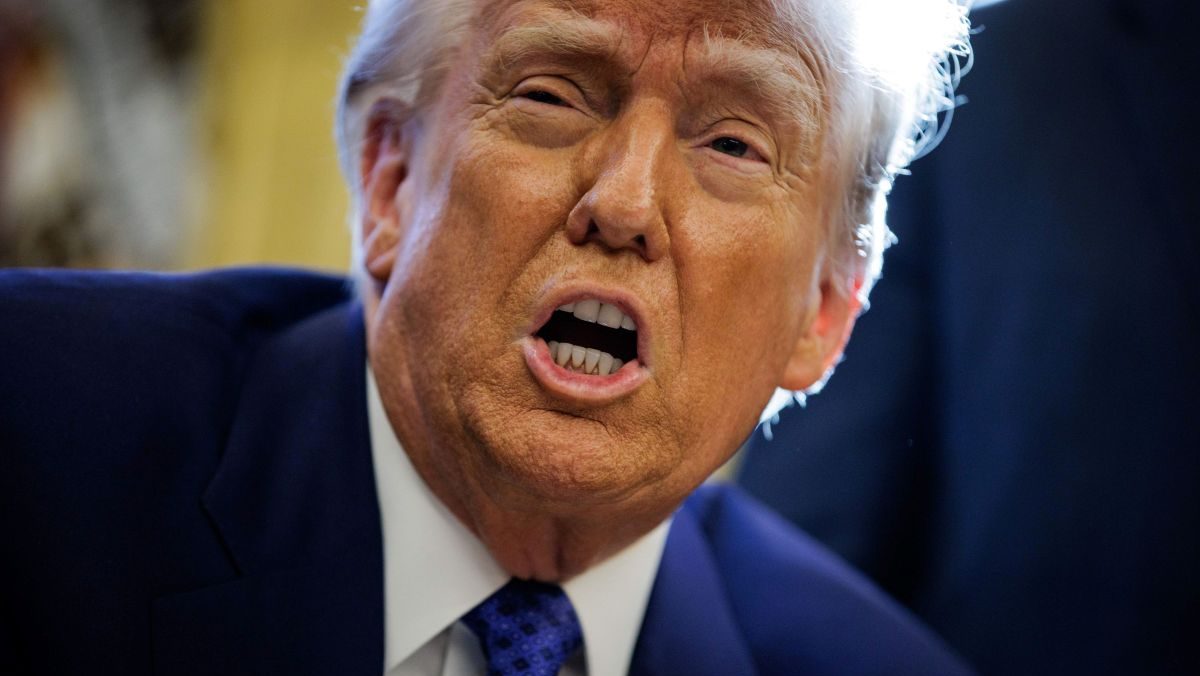 Donald Trump îl distruge pe Volodomir Zelenski. Acuze dure