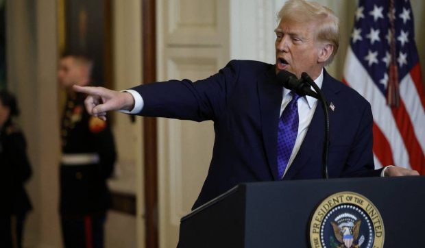 Administrația Trump sancționează o rețea care transferă petrol din Iran în China. Vrea să reducă exporturile iraniene de petrol la zero