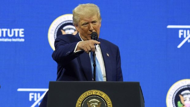 Donald Trump vrea de la Zelenski 500 de miliarde de dolari, deși Ucraina a primit din SUA doar 175 de miliarde