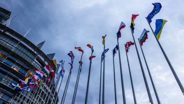 România face front comun cu Ungaria, Italia și Grecia împotriva unui răspuns dur al UE la tarifele impuse de SUA