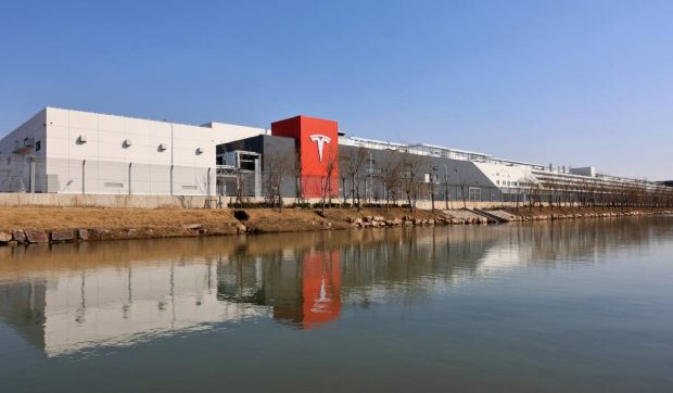 Tesla extinde operațiunile în China cu o nouă fabrică în Shanghai, construită în timp record