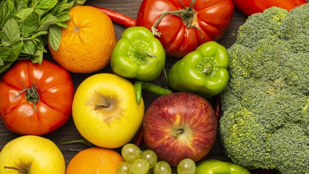 Doar 13% dintre români reușesc să mențină constant o alimentație sănătoasă. Principalele motive invocate