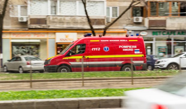 Un tânăr de 27 de ani a murit într-un local din Oradea, în urma unui stop cardio-respirator