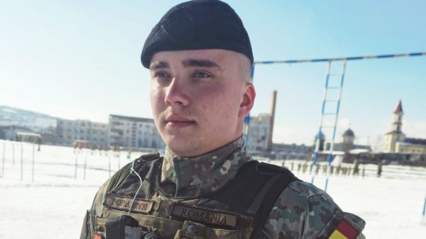 Un militar a salvat viața unui copil de 2 ani care căzuse în lac, la Dej: ,,M-am aruncat în apă fără să stau pe gânduri”