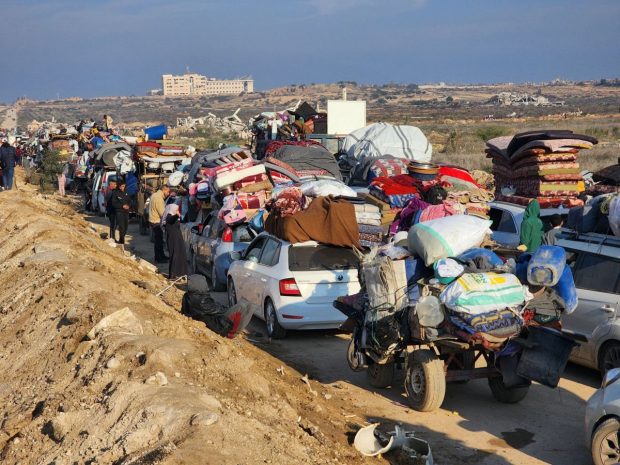 Armata israeliană se retrage de pe un important coridor de circulaţie din Gaza