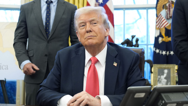Statele Unite vor stopa fluxul de arme către Ucraina – WSJ. Trump spune că e rândul UE să susțină Kievul