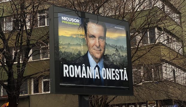 Nicușor Dan a dat startul campaniei pentru prezidențiale. „România onestă”, pe panouri în marile orașe. Ce spune legea