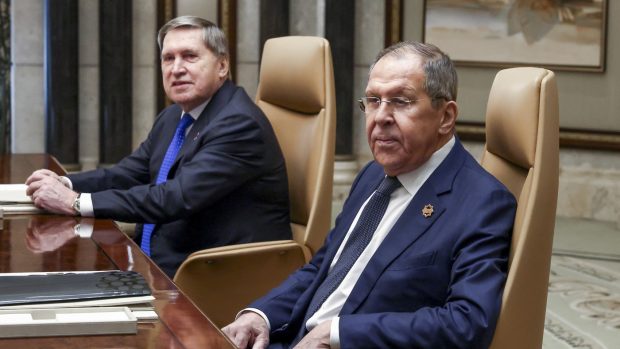 Omul care a monitorizat din spatele lui Serghei Lavrov întâlnirea ruso-americană de la Riad