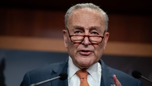 Democrații americani, debusolați și dezbinați în fața lui Donald Trump: confruntare sau compromis?