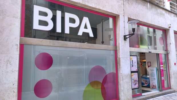 BIPA, cea mai mare rețea de drogherii din Austria, intră în România