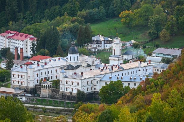 Mănăstirea Bistrița din Vâlcea – curiozități. Unde se află și ce poți vizita