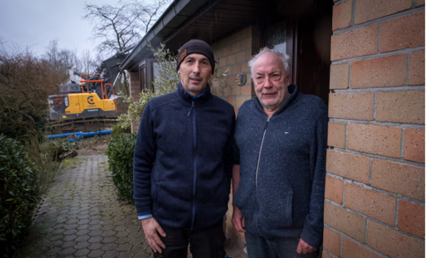 Un belgian a rămas uimit când l-a recunoscut pe muncitorul român care lucra în fața casei sale și pe care nu-l văzuse de 20 de ani: „Tu ești, Marius?”