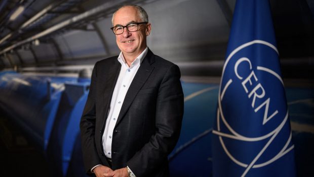 Inteligența Artificială va revoluționa domeniul fizicii și ne-ar putea arăta „sfârșitul” universului, e de părere viitorul director general al CERN