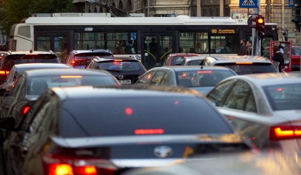 Se reintroduce taxa auto în cererea de plată nr. 4 din PNRR: Impactul noii măsuri fiscale asupra României