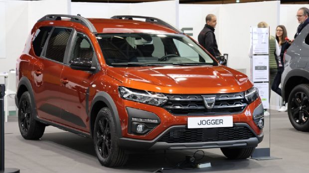Mii de Dacia Jogger au un șurub care n-a fost strâns suficient și au fost rechemate de producător. Câte sunt în România