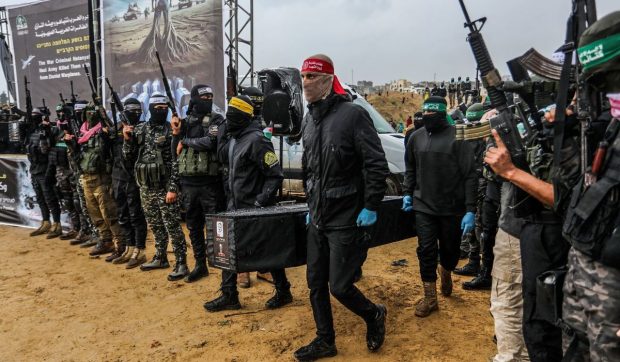 Israelul acuză că Hamas le-a predat un cadavru greșit: „Acesta este un trup neidentificat, anonim, nu e Shiri Bibas”