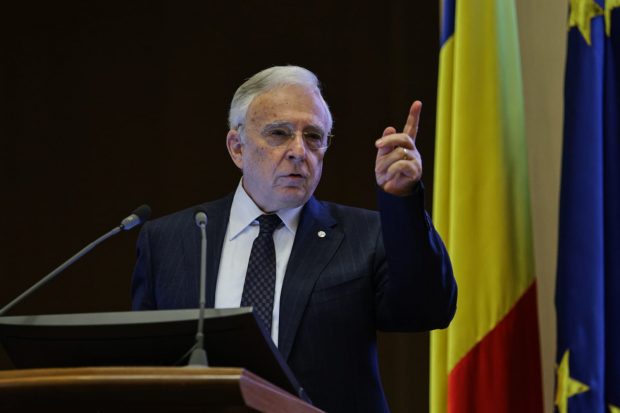 Isărescu le transmite politicienilor să nici nu se gândească la reduceri de taxe: „Ar crea o mare problemă de credibilitate”