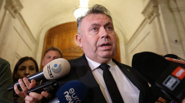 Cabinetul lui Nelu Tătaru de la spitalul din Huși a devenit loc de fumat. „Am contestat în instanţă decizia de suspendare a contractului”