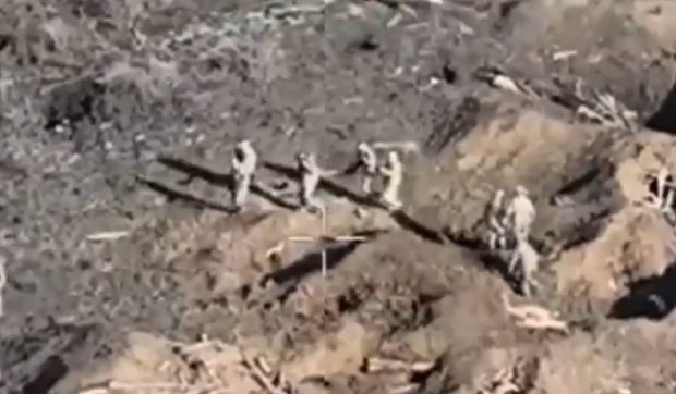 Momentul în care trupele de asalt ale lui Putin se predau în grup după trei zile de încercuire I VIDEO