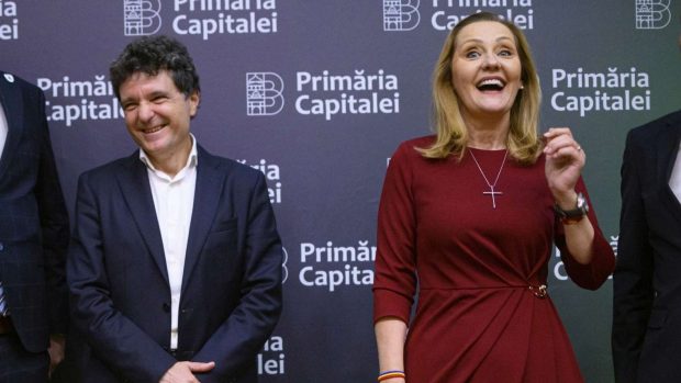 Elena Lasconi spune că Nicușor Dan i-a cerut să se retragă pentru Nicolae Ciucă la alegerile din 2024. Replica primarului general