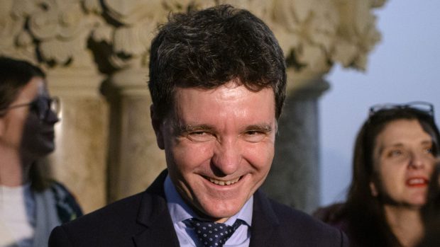 Nicușor Dan, într-o poză care a strâns 1.000 de comentarii: „Și deștept și cu simțul umorului!”