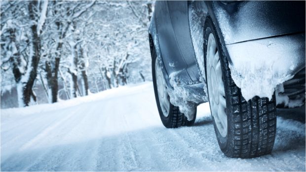 De ce să numeri până la 4 atunci când conduci și afară ninge. 16 sfaturi pentru șoferii care sunt pe o șosea acoperită cu zăpadă
