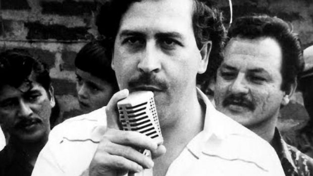 Suvenirurile cu Pablo Escobar ar putea fi interzise în Columbia, potrivit unei legi propusă în Congres. „În Germania nu vinzi tricouri cu Hitler”