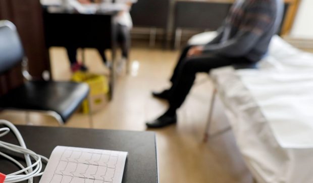 Pacientul cu cancer din România beneficiază de tratament oncologic gratuit, chiar și fără asigurare de sănătate. Care sunt pașii