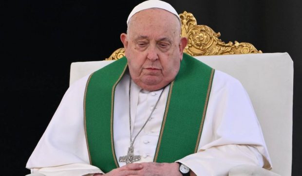 Pneumonia Papei Francisc s-a răspândit la ambii plămâni. Suveranul Pontif va rămâne în spital „atât cât este necesar”