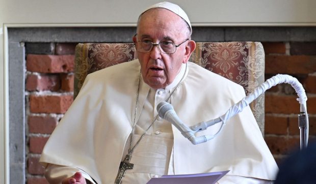 Papa Francisc critică dur planul de deportare în masă a lui Donald Trump: „Nu cedați în fața narativelor care discriminează”