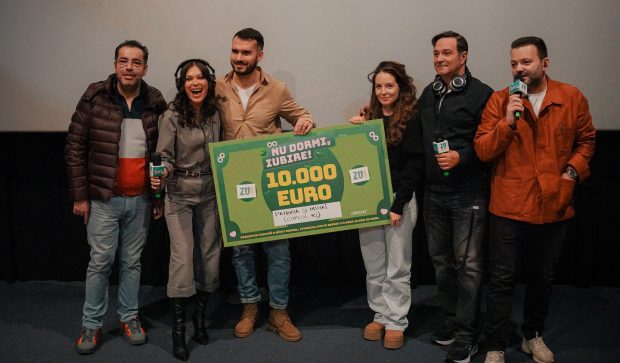 Radio ZU a oferit 10.000 de euro unui cuplu, care s-a uitat 24 de ore la „Titanic”. Cine sunt câștigătorii
